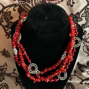Stylish versatile premier necklace